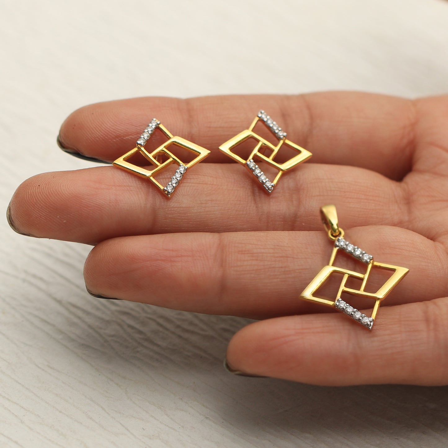 Modern Radiance Diamond Pendant Set
