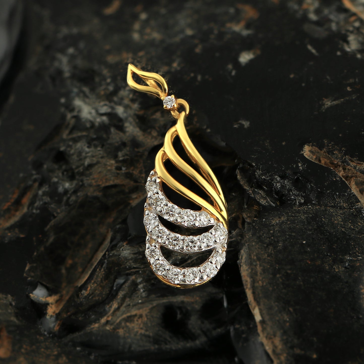 Luxury 18K Gold Pendant 0.26 Ct Natural Diamond Jewellery IGI Certified Jewellery
