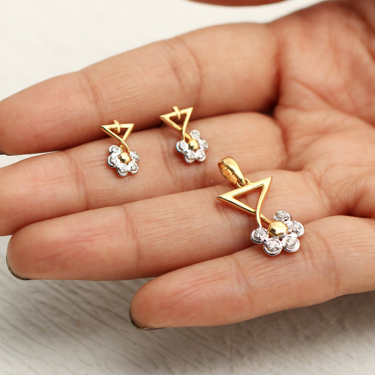 Floral Harmony Diamond Pendant Set