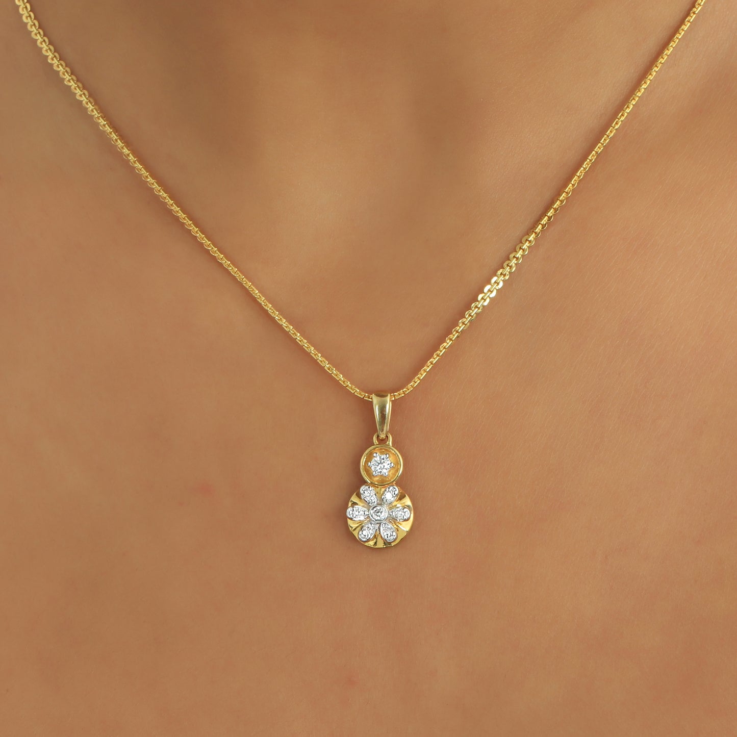 Radiant Bloom Diamond Pendant Set