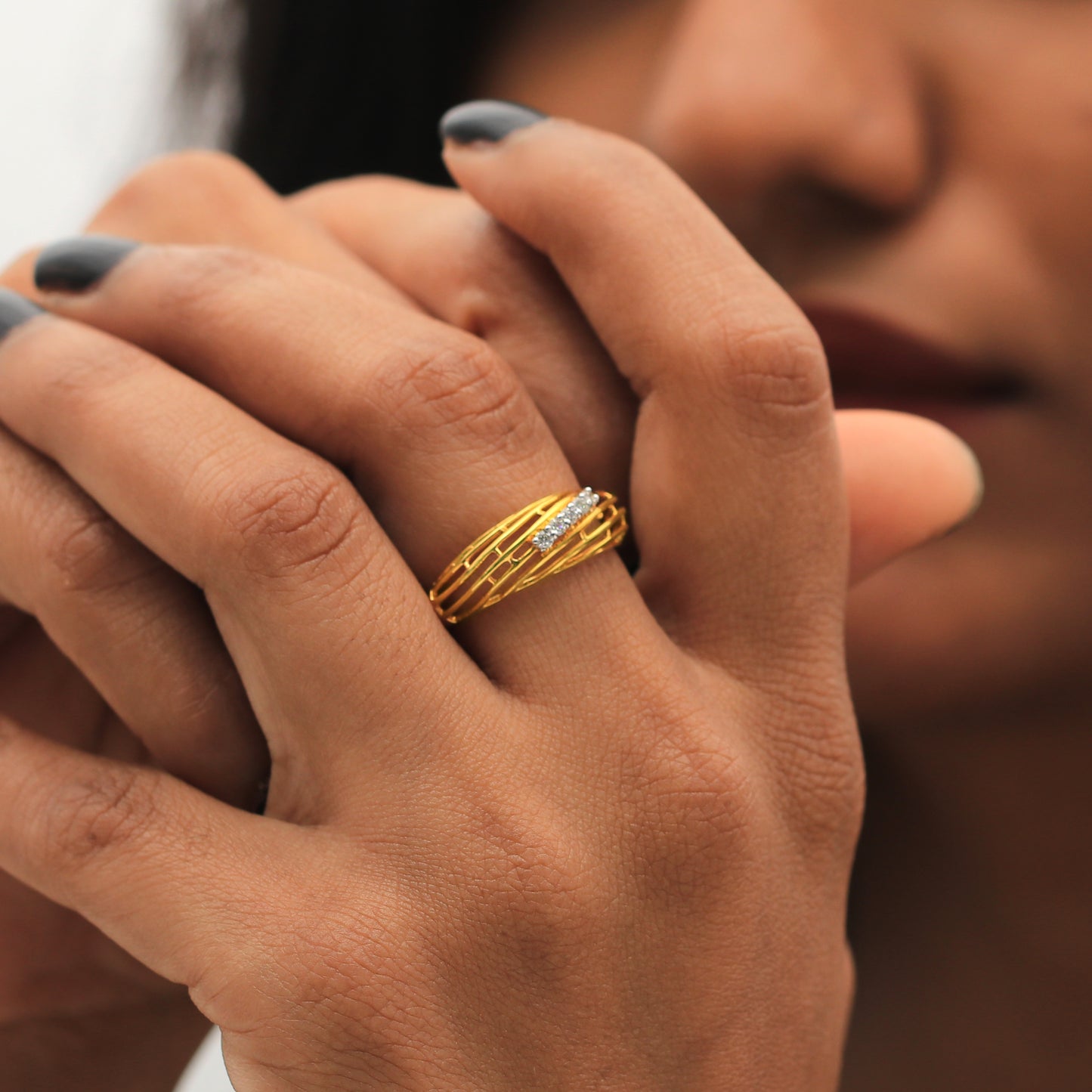 Minimal Diamond Ladies Ring