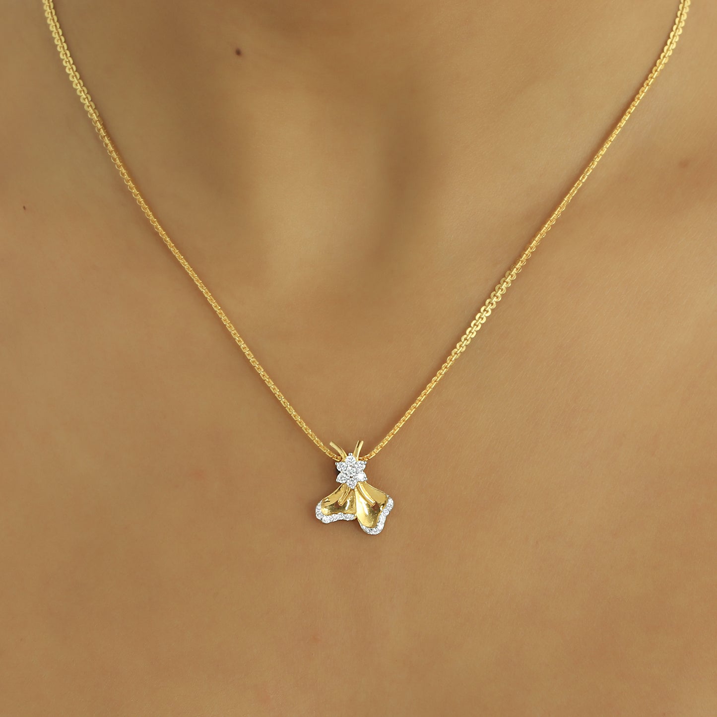 Blooming Petal Diamond Pendant Set