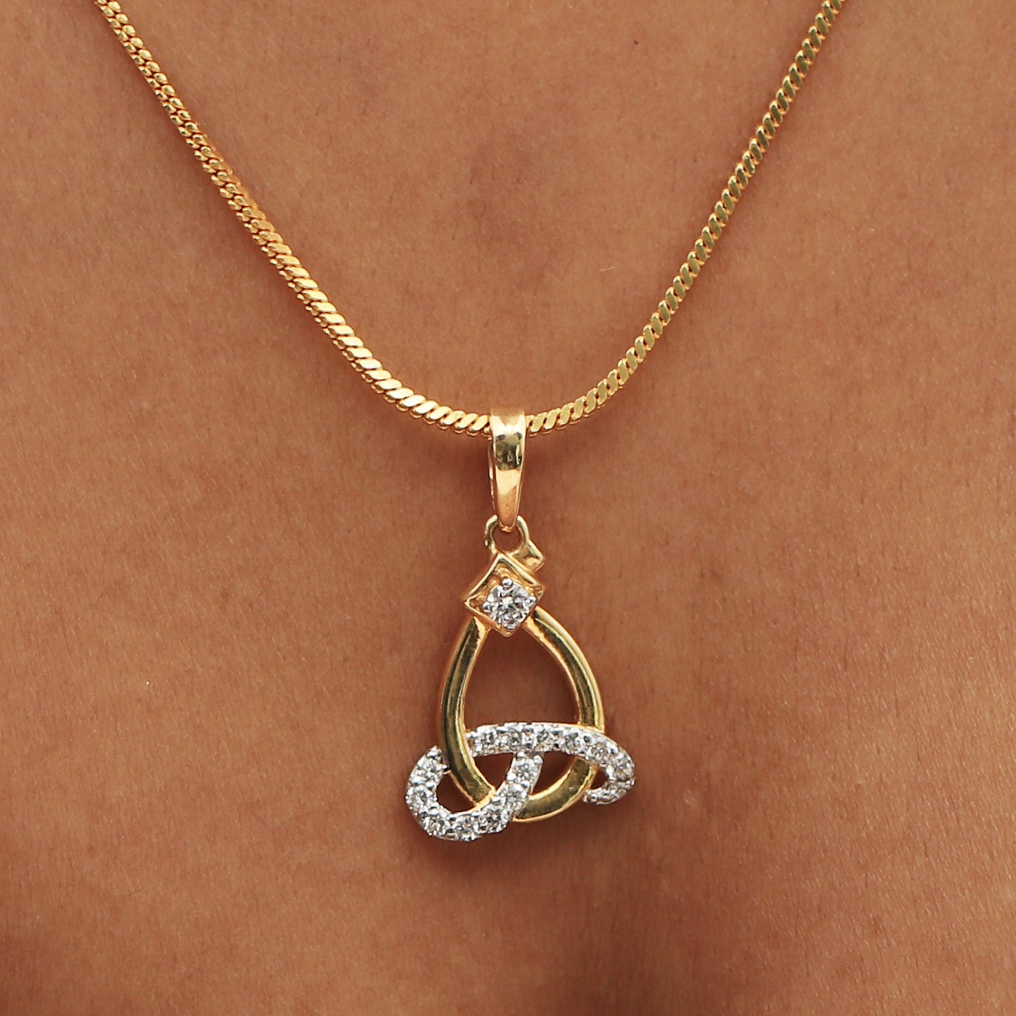 Eternal Embrace Diamond Pendant Set