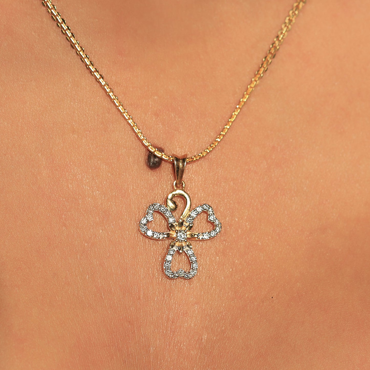 0.31 Ct. Natural Diamond Pendant in 18K Gold Jewellery For Women IGI Certified