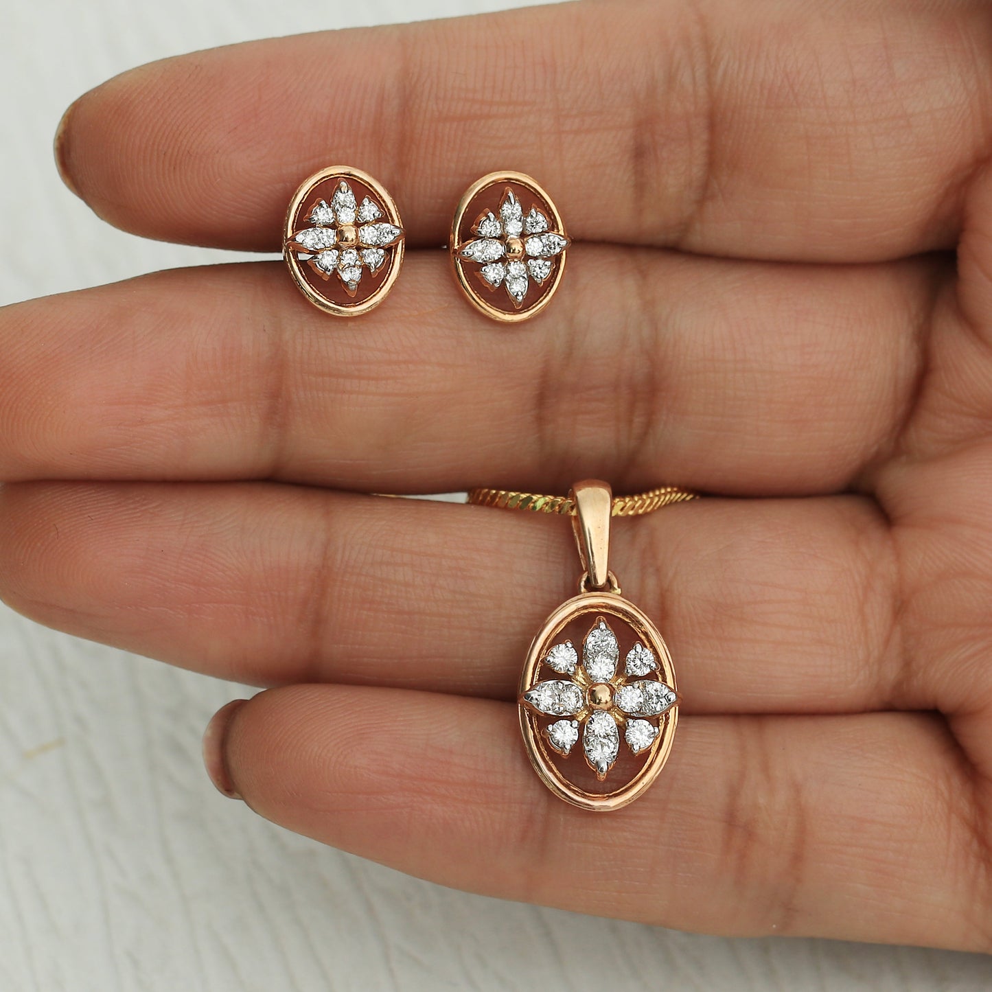 0.58 Ct.18KT Rose Gold Pendant And Earrings Set with Natural Diamonds, IGI Cert