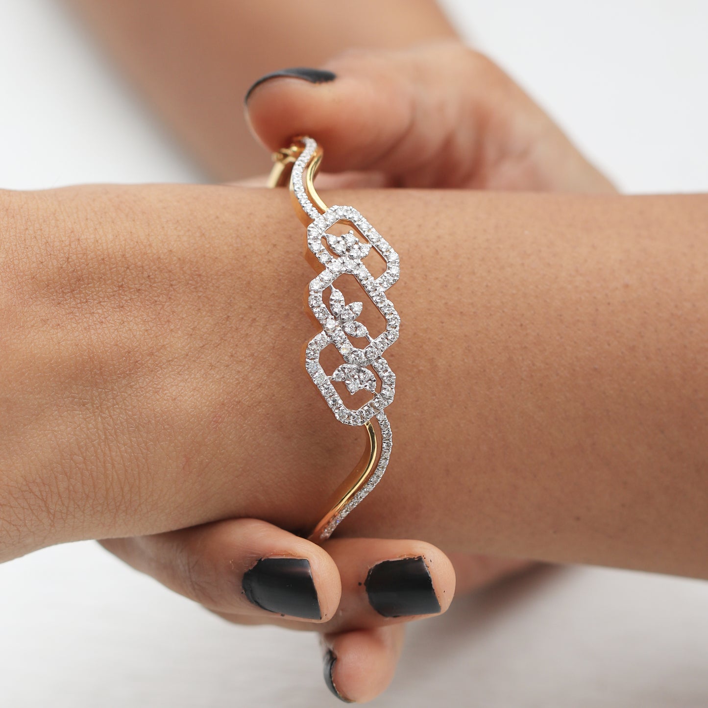 Floral Elegance Yellow Gold Diamond Bracelet