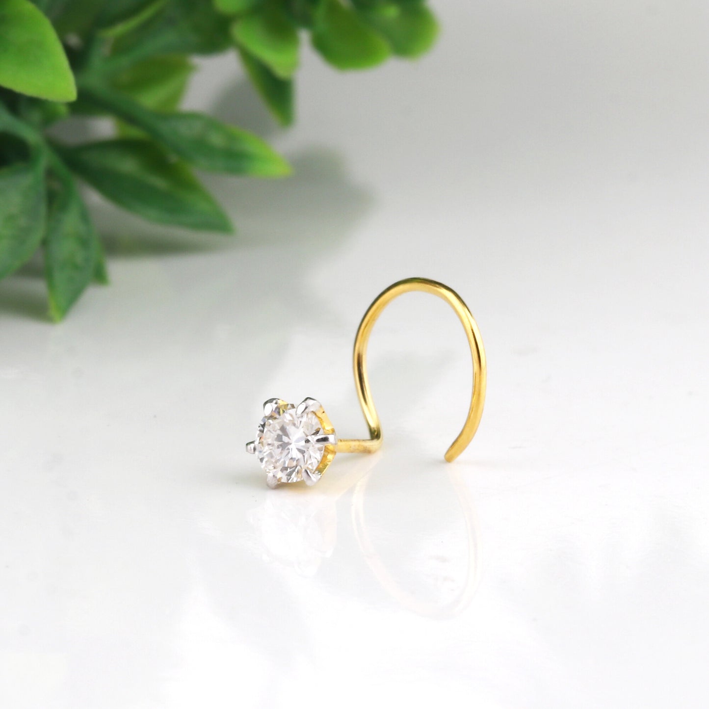 18K Gold Lab Grown Diamond Nose Pin – Round Cut, 0.12 Carat, IGI Certified