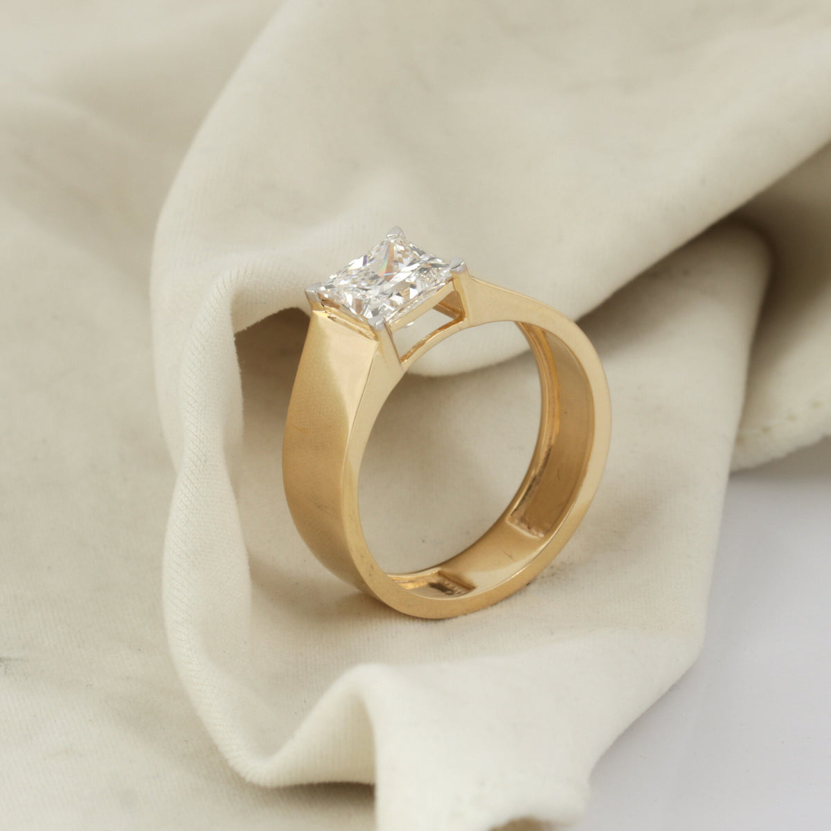 18K Gold Plain Band Ring | BIS Hallmarked