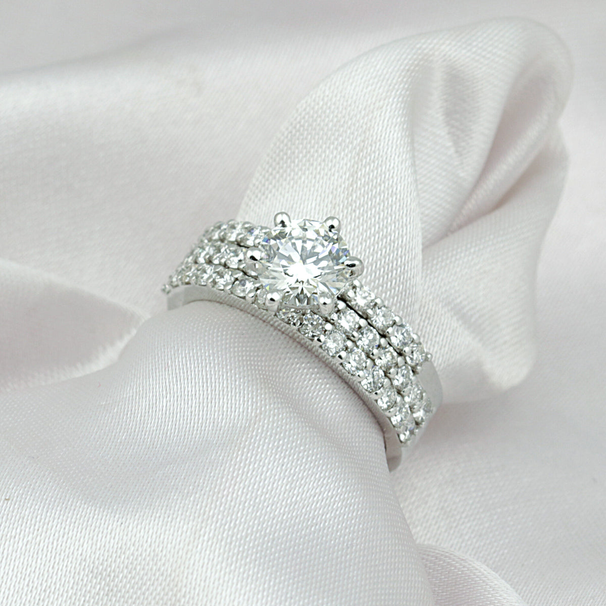 14K/18K Lab Grown Diamond Round Cut Ring for Women