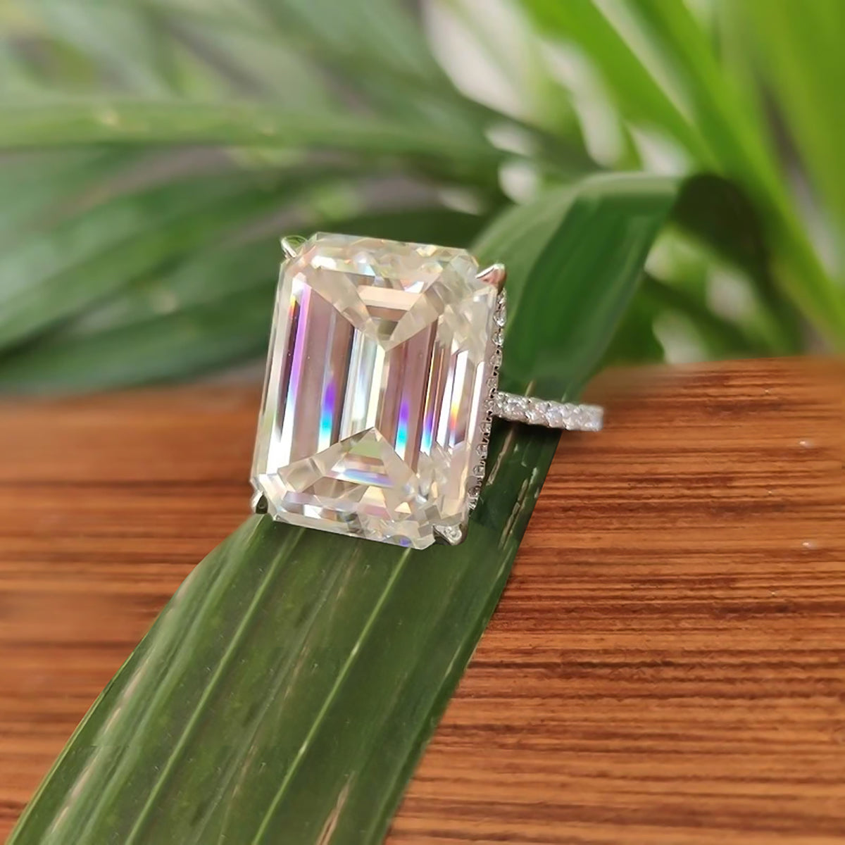 18.65 ct DEW Emerald Cut Certified White Moissanite Ring For Mother's Day 18K Gold Plat 18K Gold Plated