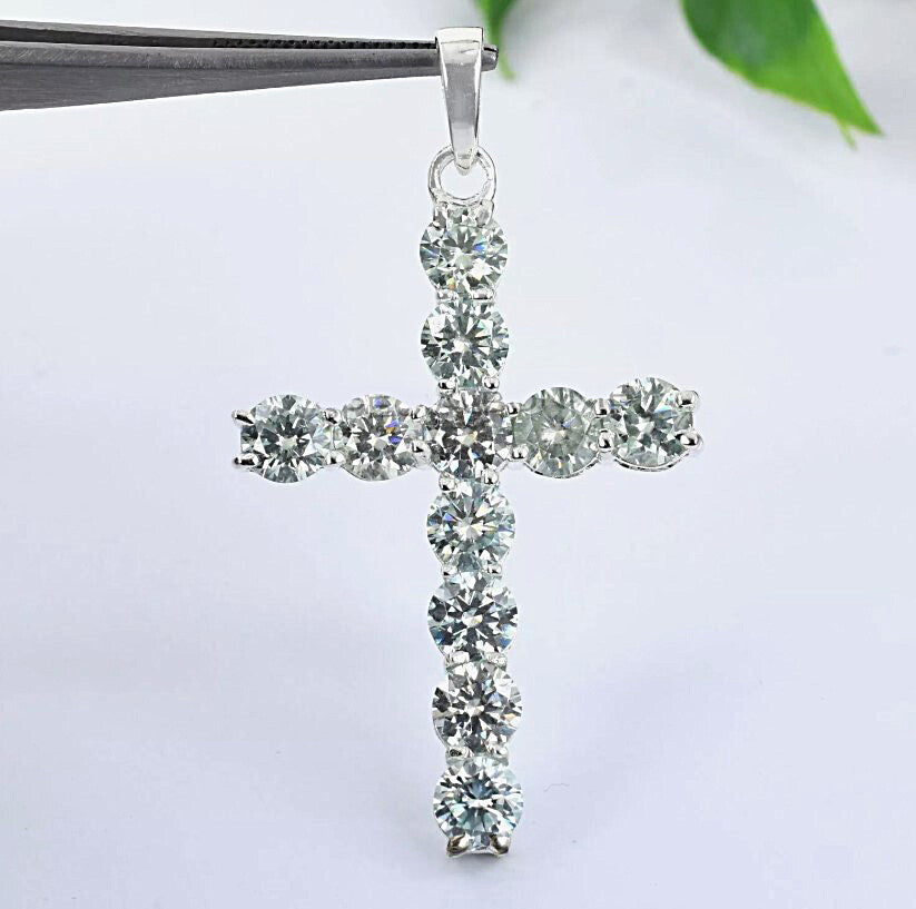 11 Ct Certified White Moissanite Cross Pendant In Vermeil 925 Silver For Love - View 4 - GEMHUB