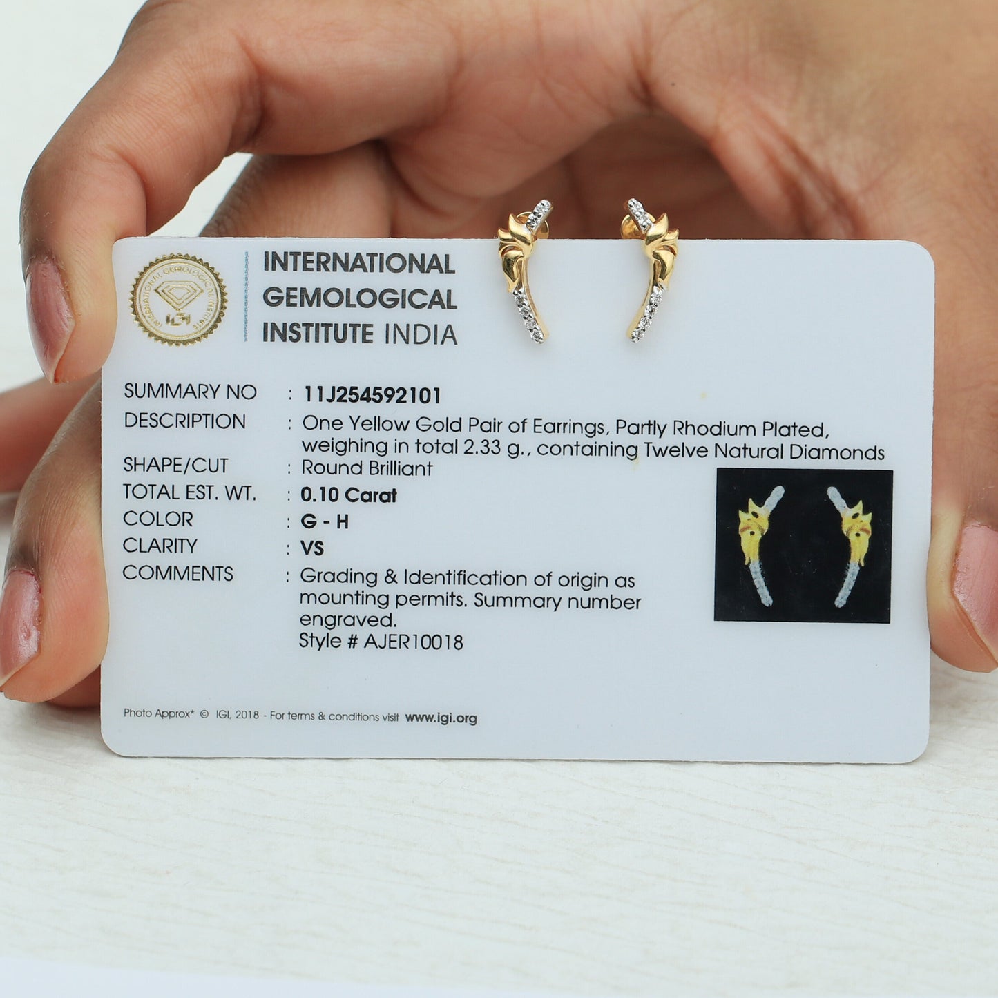 IGI Certified Stud Earrings in 18K Yellow Gold with Natural Diamond 0.10 Ct. - view 4