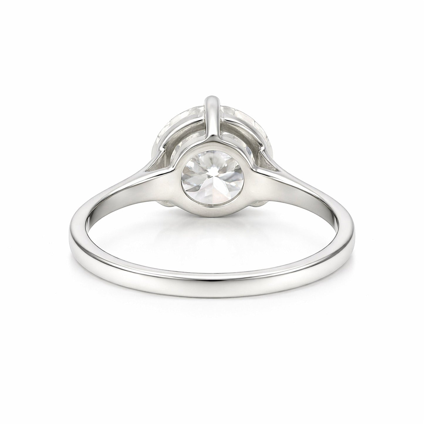 GEMHUB 2.20 Ct round cut lab grown diamond ring in 18k gold vermeil, VS1 clarity.
