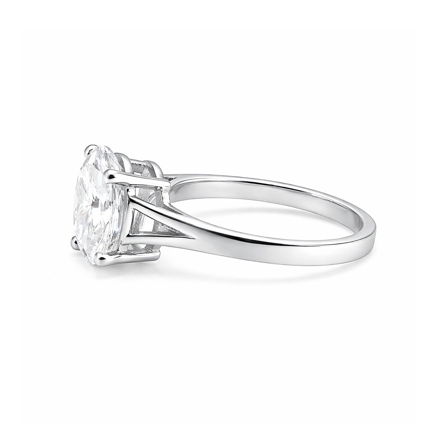 GEMHUB 3 Ct oval cut lab-grown diamond ring in 18k gold vermeil with VS1 clarity.