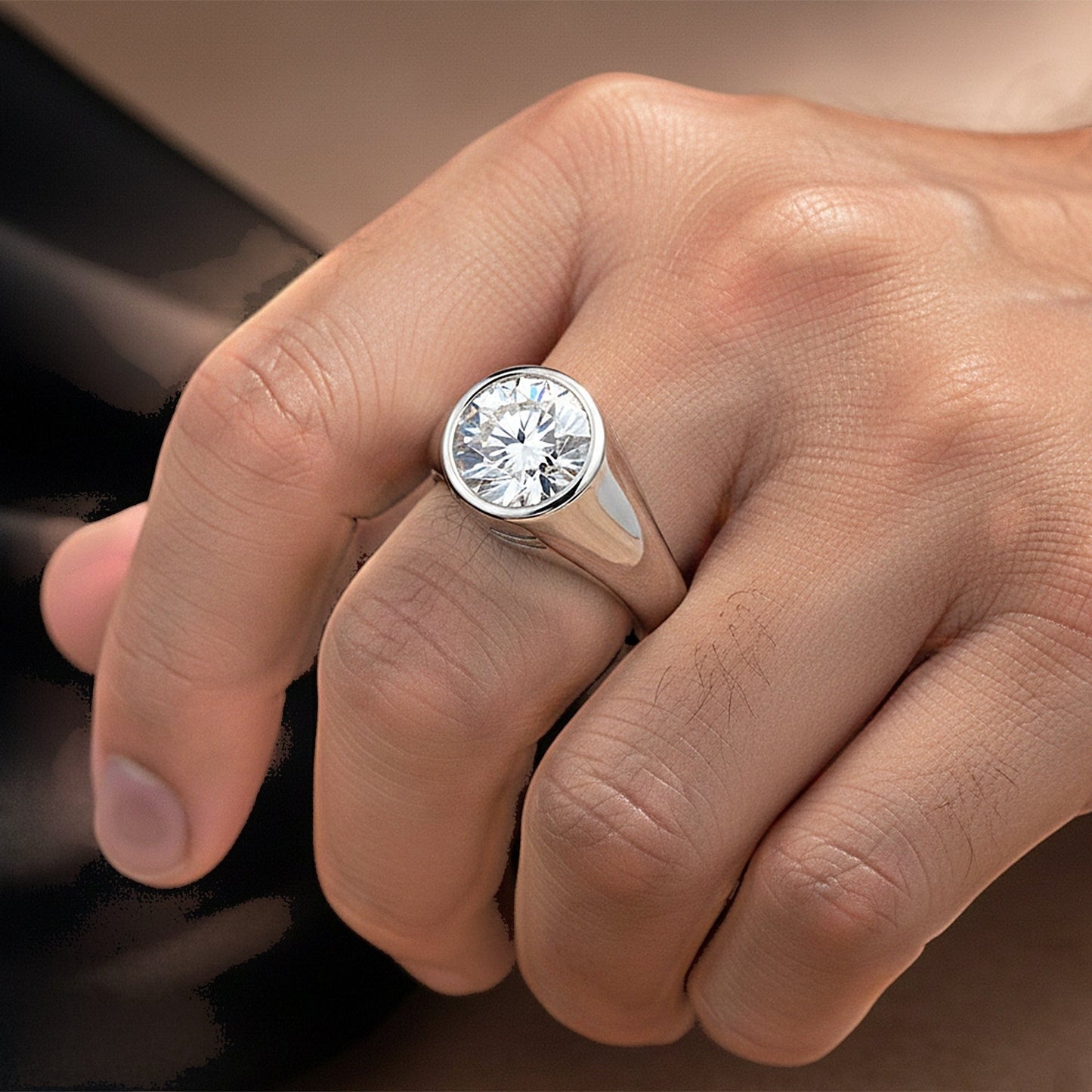 GEMHUB 3 Ct round cut lab grown diamond ring in 18k gold vermeil with VS1 clarity.