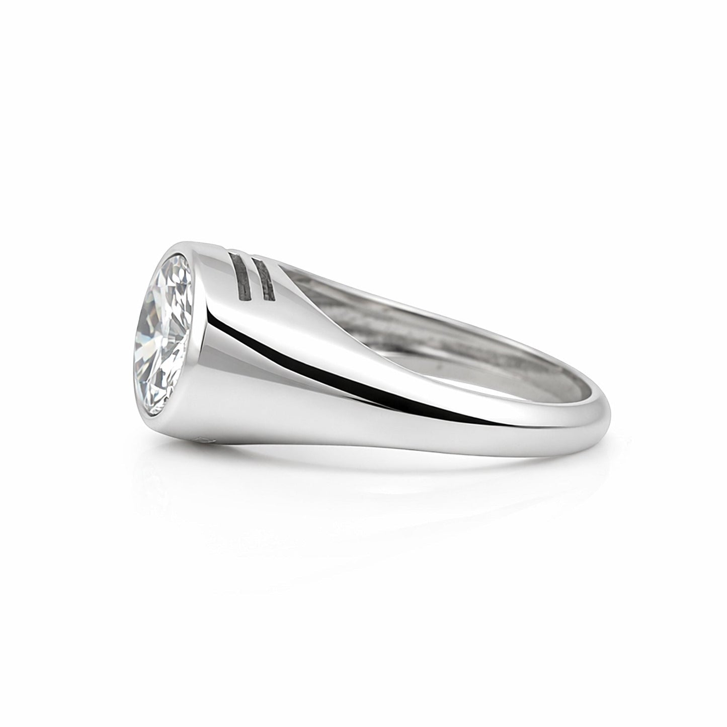 GEMHUB 3 Ct round cut lab grown diamond ring in 18k gold vermeil with VS1 clarity.