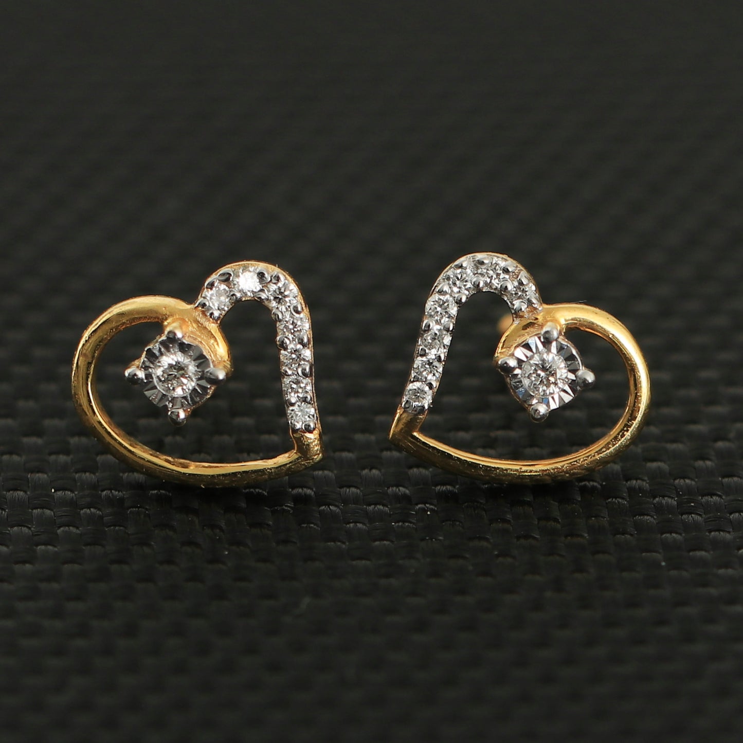 0.10 Ct. 18K Yellow Gold Stud Earrings with Natural Diamond IGI Certified -
