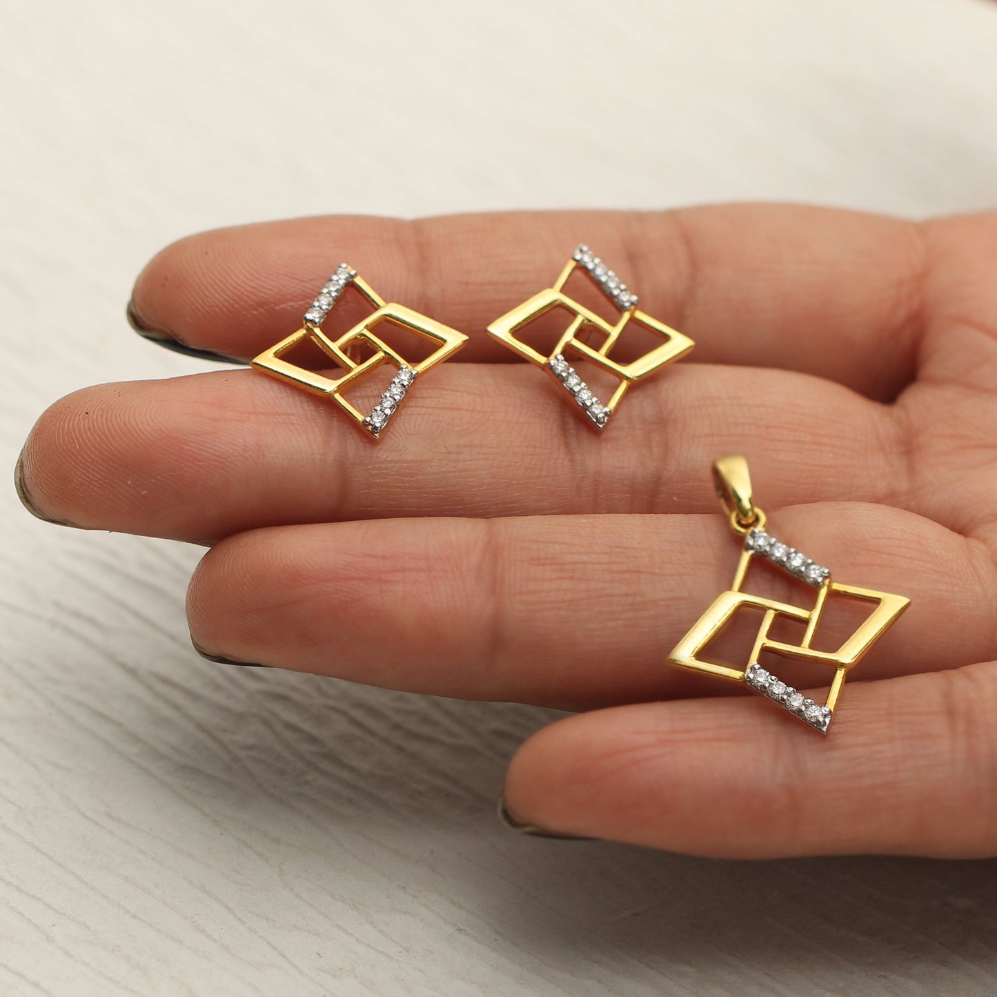 0.31 Ct. 18KT Yellow Gold Natural Diamond Pendant And Earrings Set for Gifting