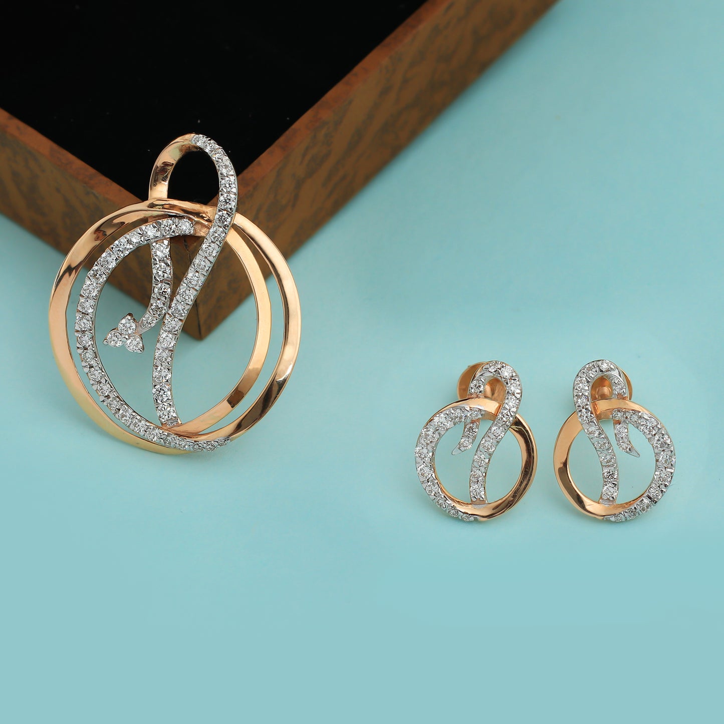 0.89 Ct. Natural Diamond Pendant & Earrings Set in 18KT Rose Gold, IGI Certified