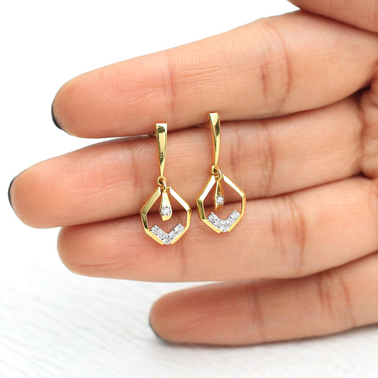 IGI Certified 0.15 Ct. Natural Diamond Earrings in 18K Gold For women's jewelry