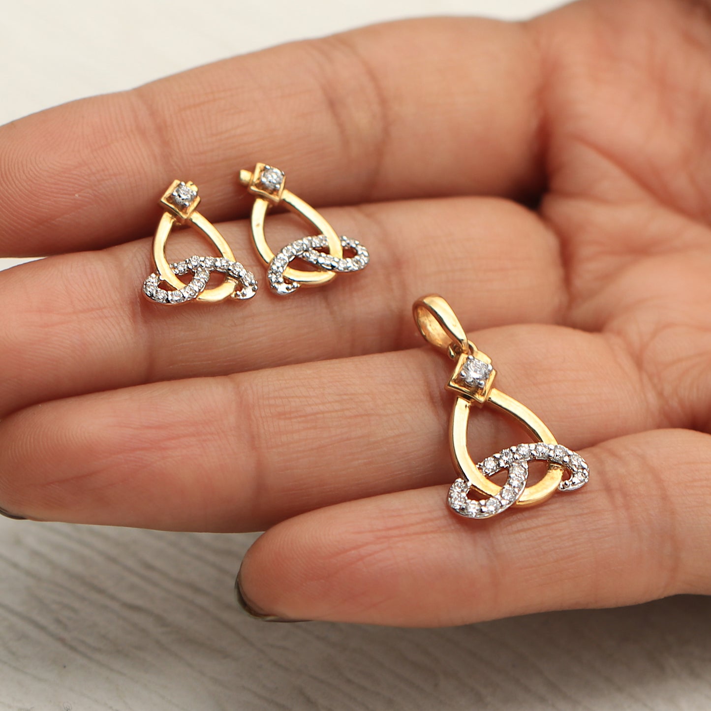 Infinity Knot Diamond Pendant Set