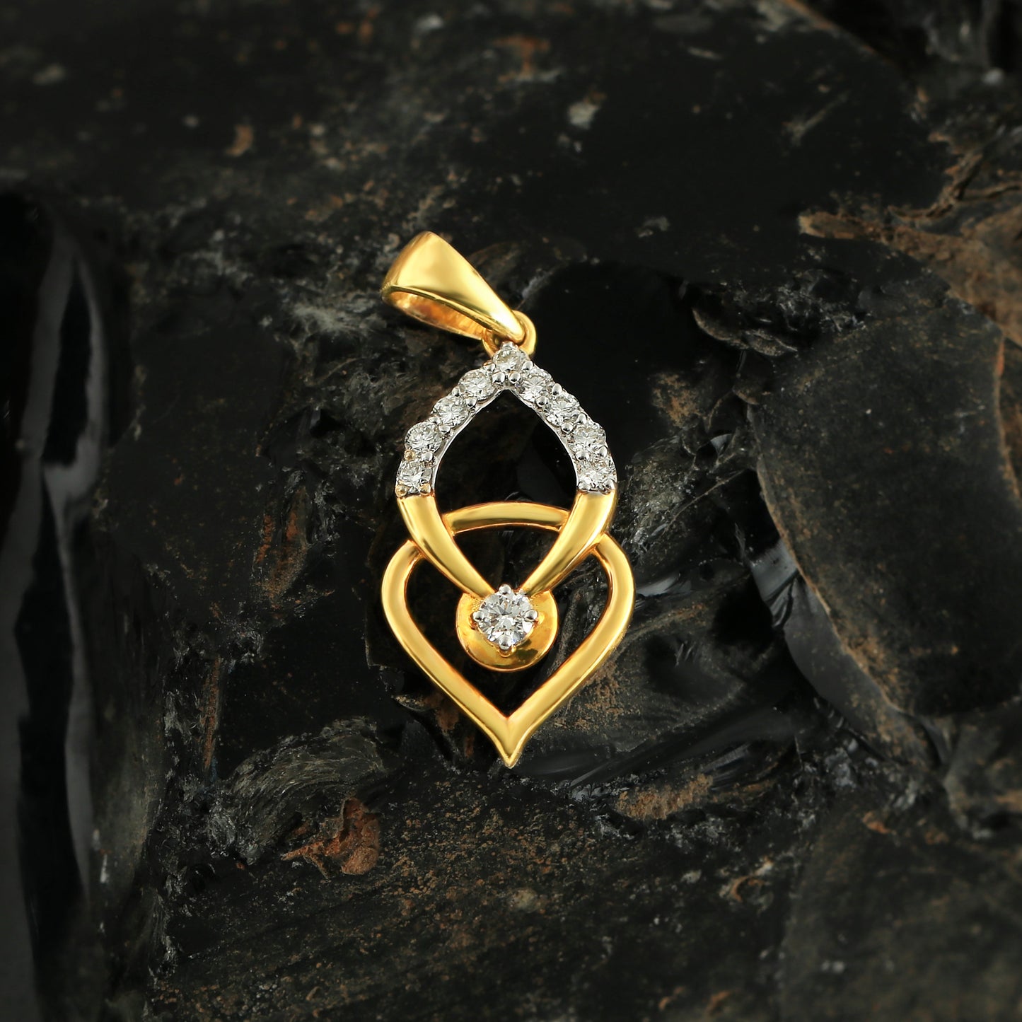 0.26 Ct IGI Certified Natural Diamond Necklace Pendant in 18K Gold for Women
