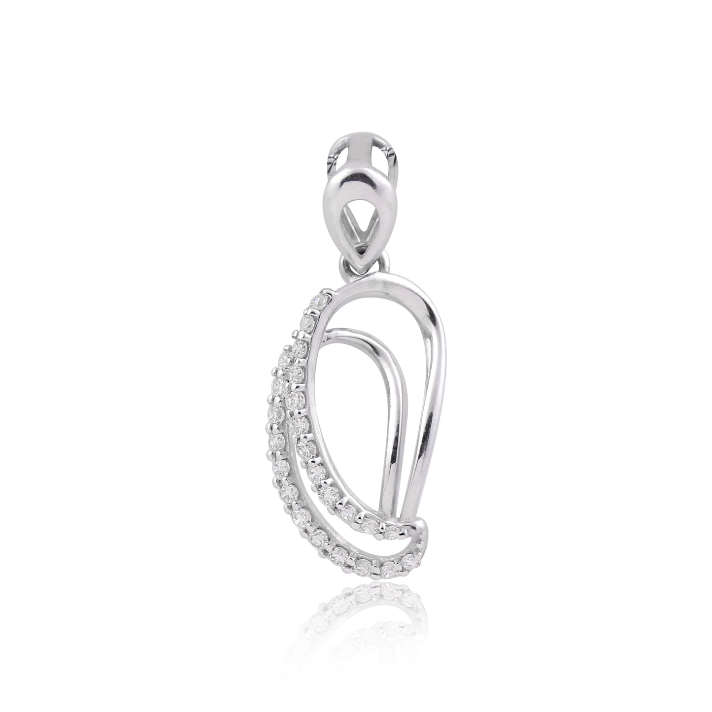 Graceful Teardrop Design Diamond Pendant