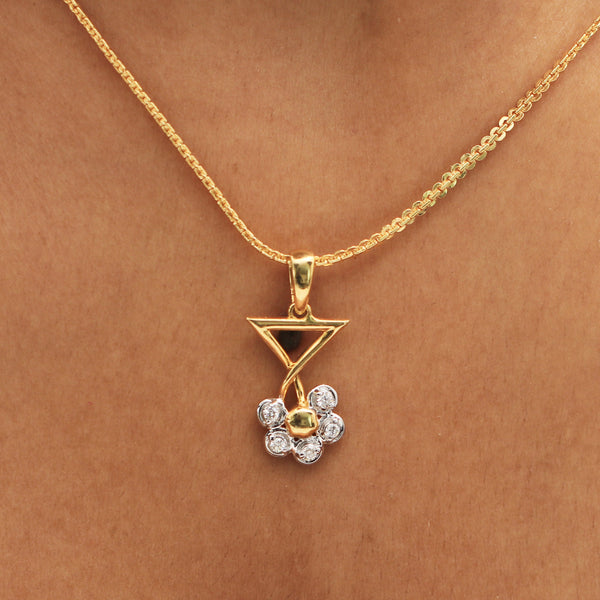 0.18 Ct IGI Certified Natural Diamond Pendant And Earrings Set 18KT Yellow Gold