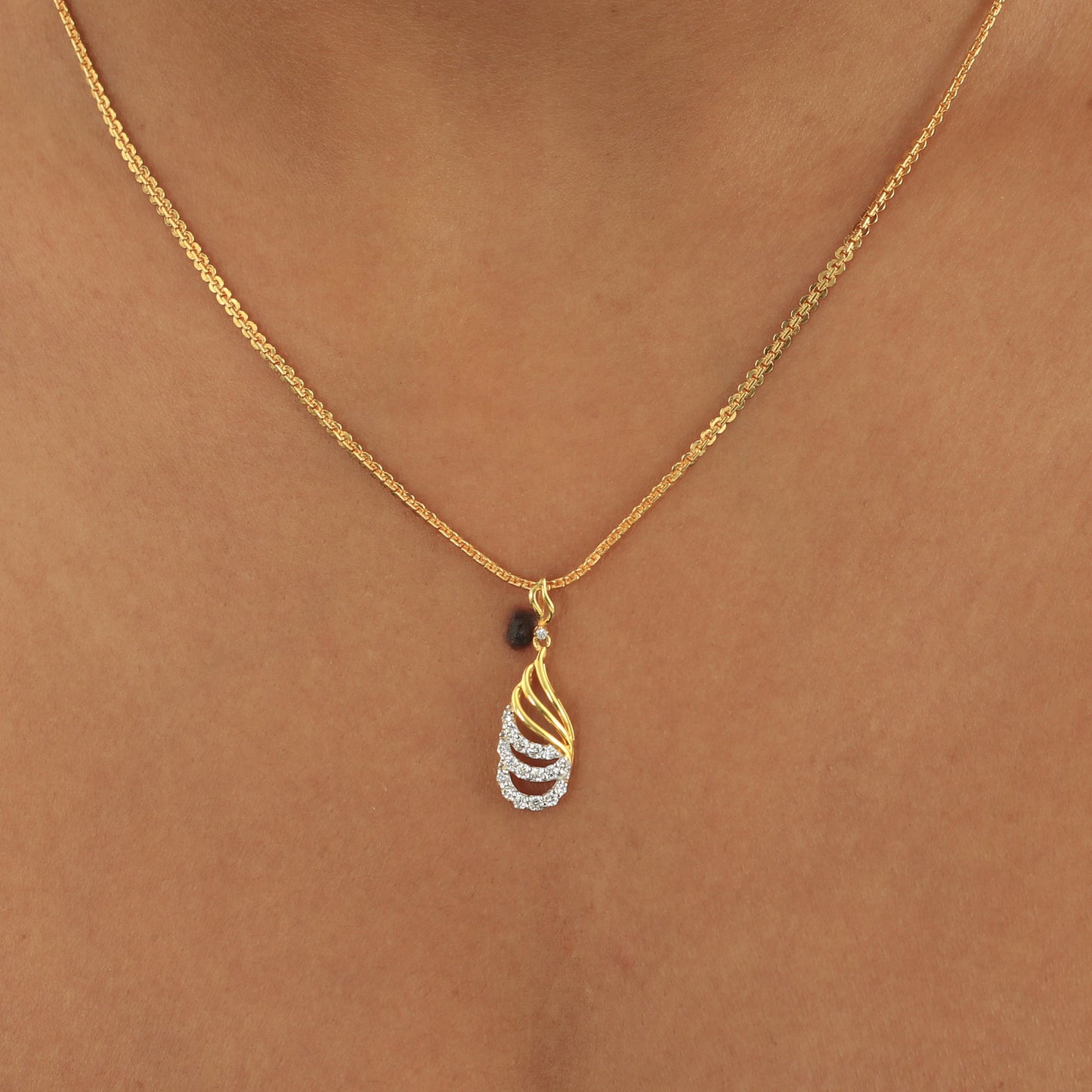 Luxury 18K Gold Pendant  0.26 Ct Natural Diamond Jewellery IGI Certified Jewellery