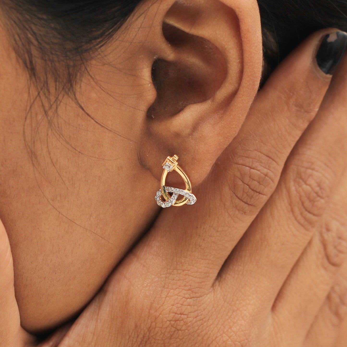 18KT Yellow Gold Pendant And Earrings Set with 0.60 Ct. Diamonds IGI Certified