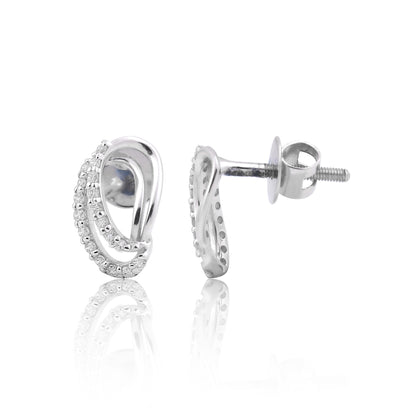 Graceful Teardrop Design Diamond Pendant
