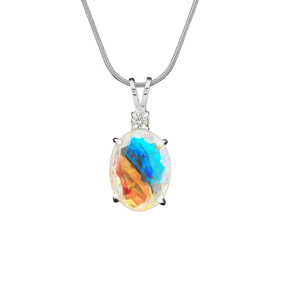 GEMHUB oval gemstone pendant detail