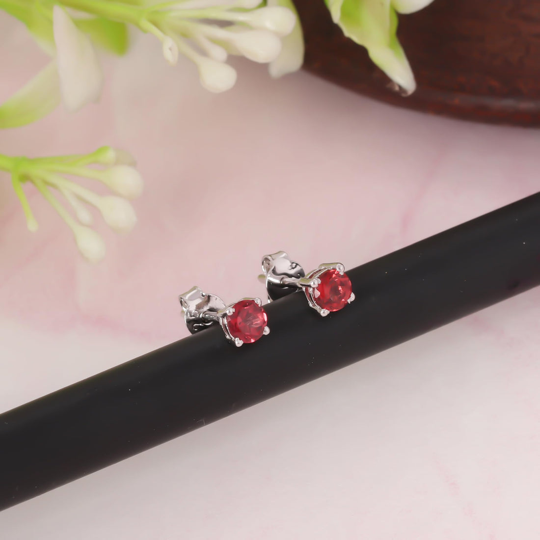 GEMHUB 925 Sterling Silver Gemstone Stud Earrings - Red Garnet 2.15 Ct