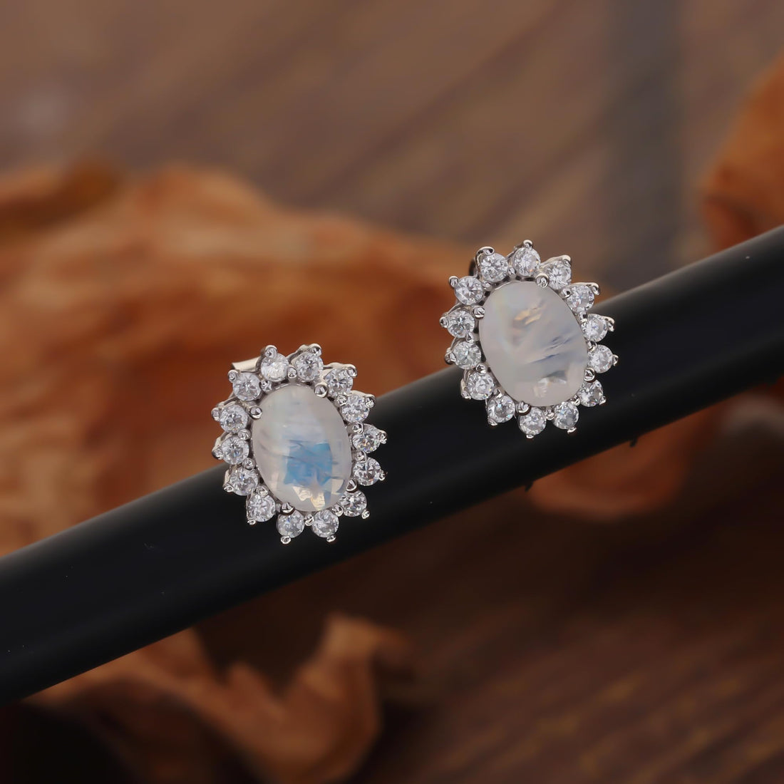 GEMHUB 925 Sterling Silver Gemstone Stud Earrings - White Moonstone 7.95 Ct