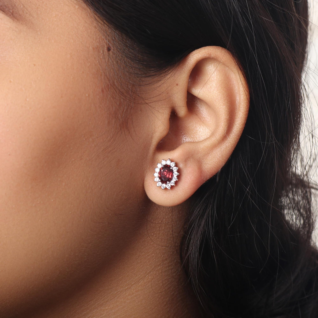 GEMHUB 925 Sterling Silver Gemstone Stud Earrings - Red Garnet 7.35 Ct