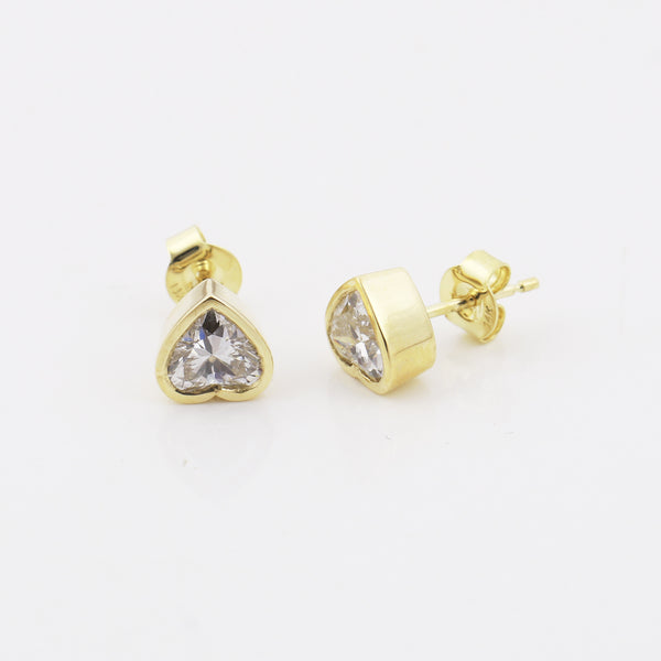 18K Lab-Grown Diamond Heart Stud Earrings