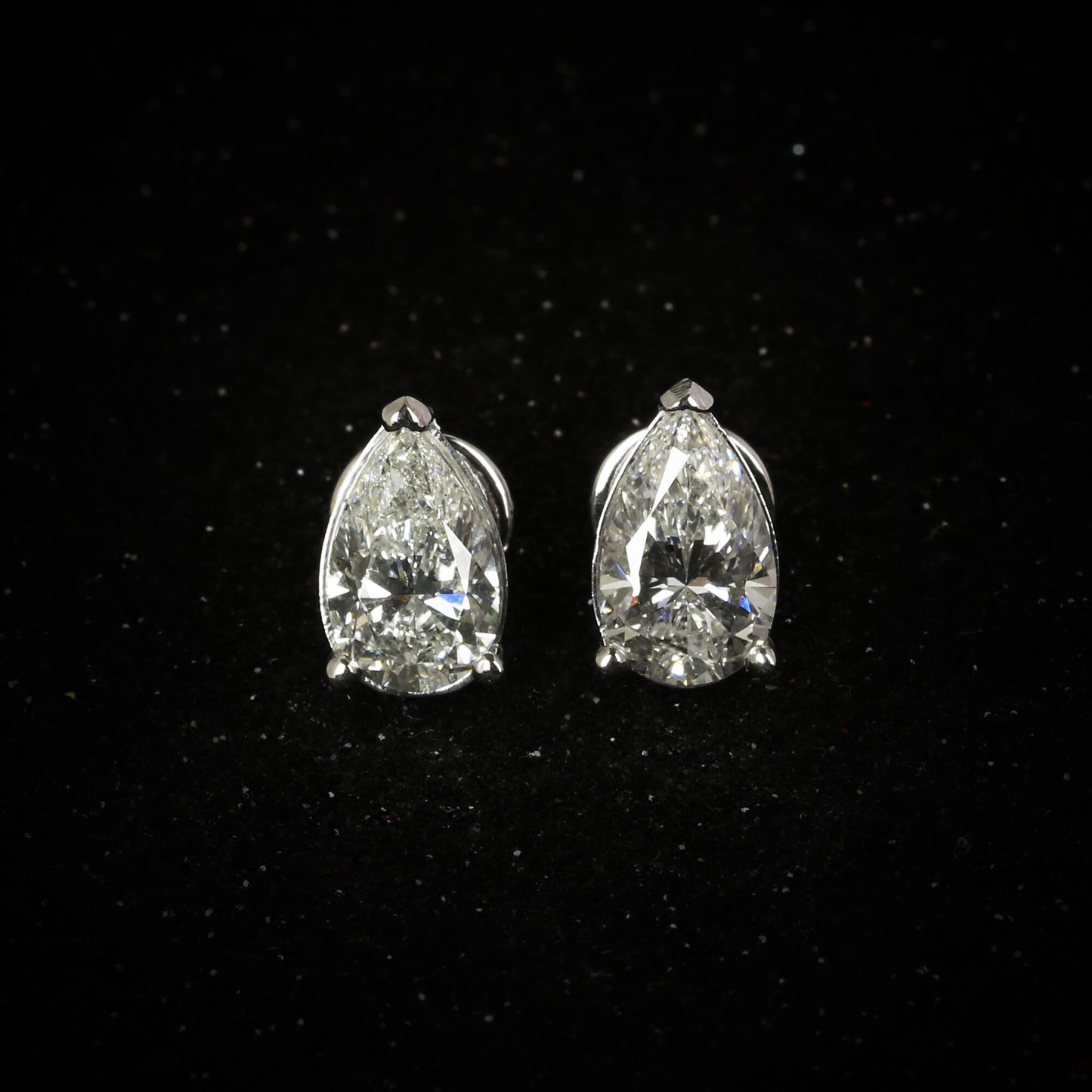 18K Lab Grown Diamond Round Stud Earrings – 5 Carat, BIS Hallmarked