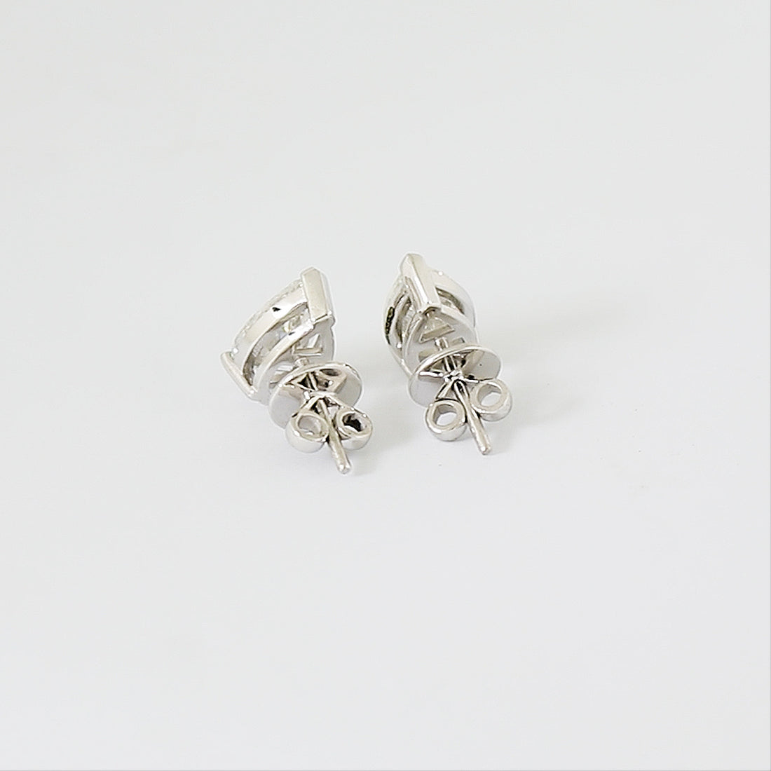 18K Lab Grown Diamond Round Stud Earrings – 5 Carat, BIS Hallmarked