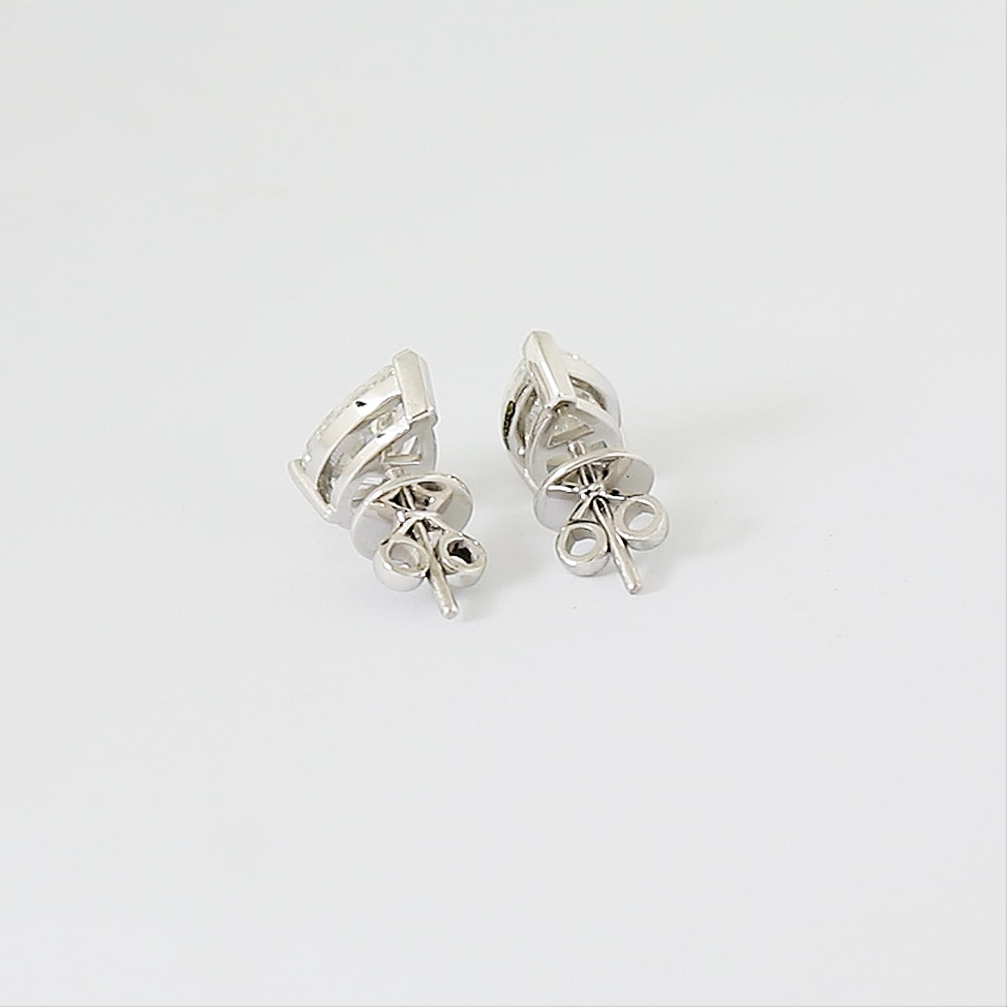 18K Lab Grown Diamond Round Stud Earrings – 5 Carat, BIS Hallmarked
