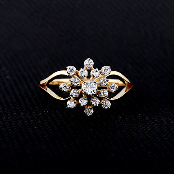 18K Lab Grown Diamond Oval Petite Halo Ring | IGI Certified