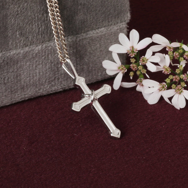 18K Gold Mixed-Cut Diamond Detail Pendant Necklace
