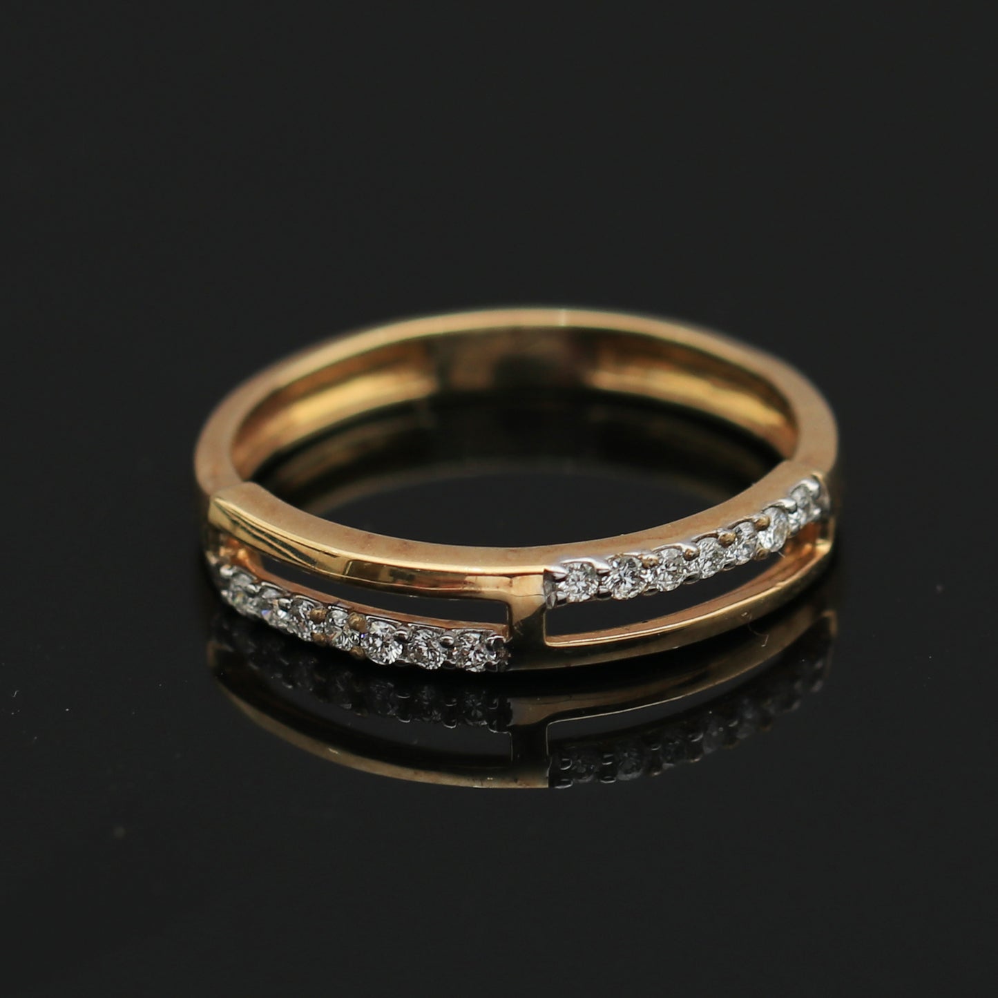 Elegant Yellow Gold Split Band Diamond Ring