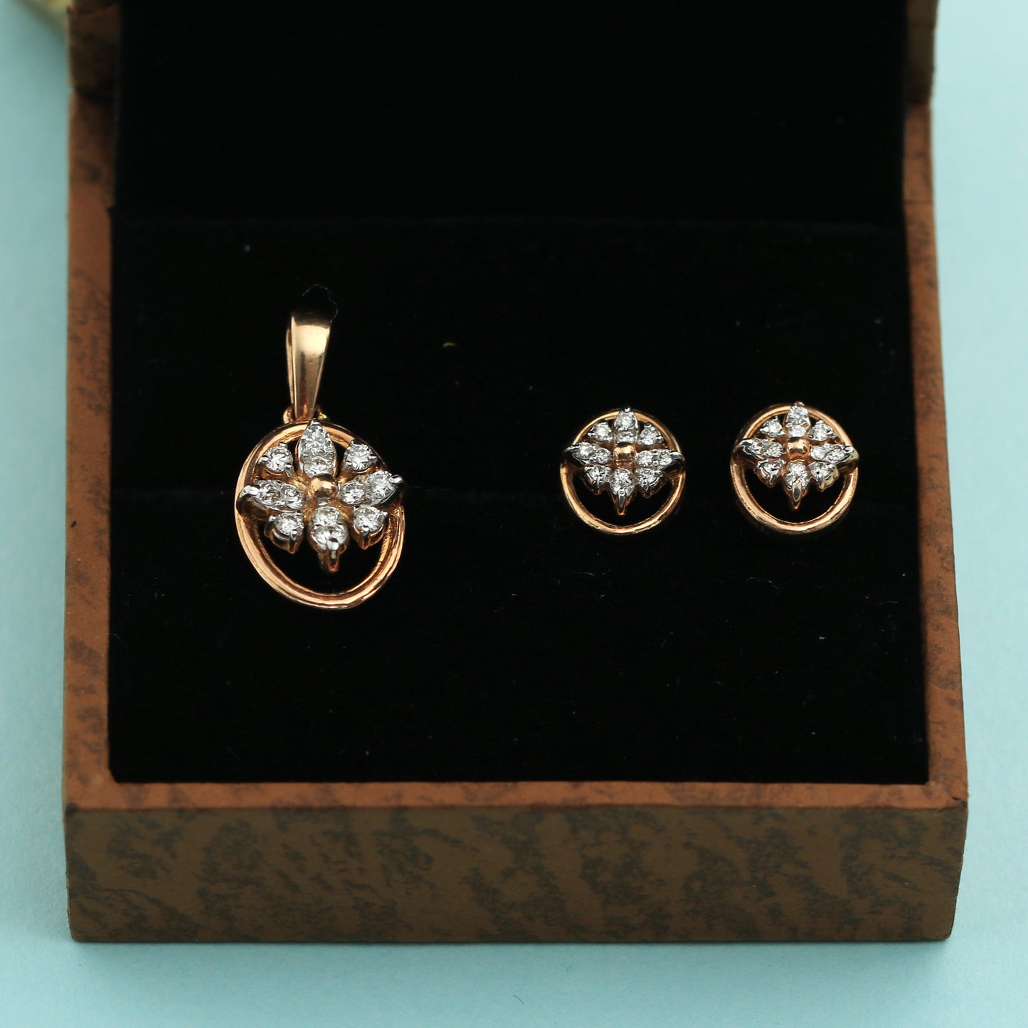 Oval Floral Diamond Pendant Set