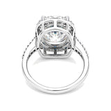 Close-up of round brilliant cut lab diamond, VS1 clarity grade, full sparkle