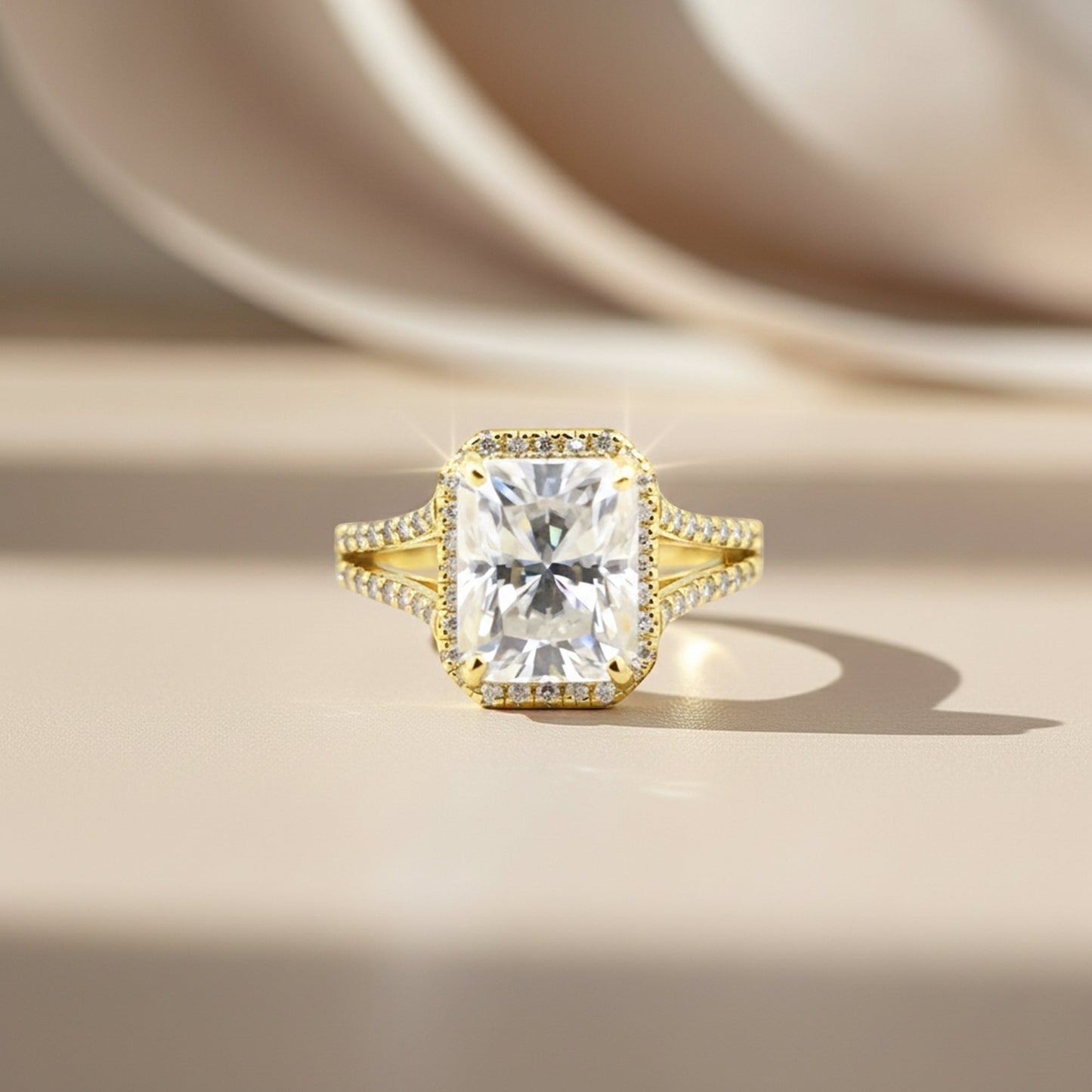 Inner band of 925 sterling silver with 18k yellow gold vermeil on emerald ring