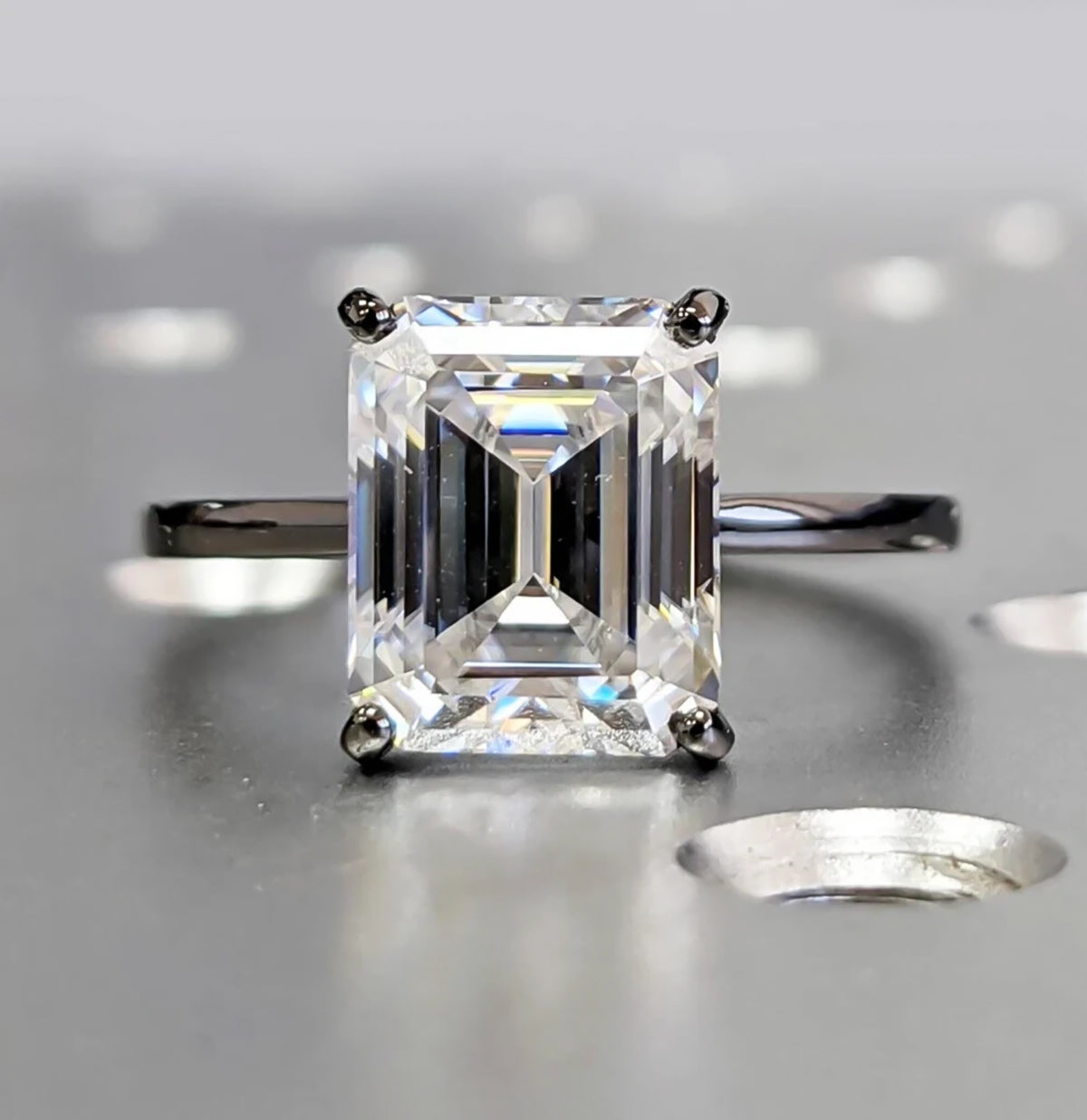 2.52 ct DEW Emerald Cut Certified F VS1 White Moissanite Ring For Lady 18K Gold Plated 18K Gold Plated