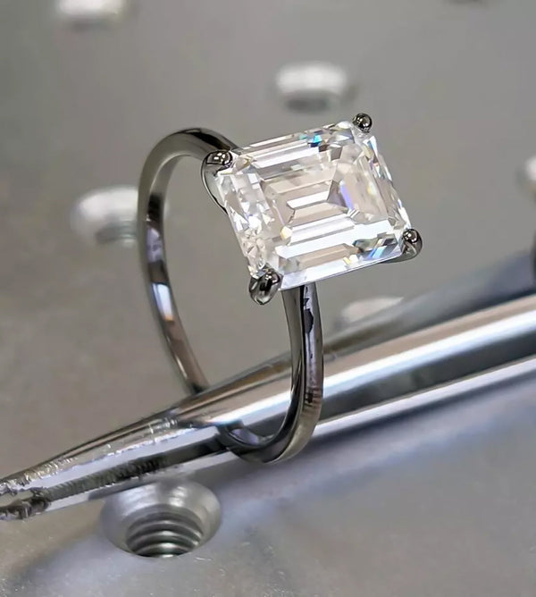 2.52 ct DEW Emerald Cut Certified F VS1 White Moissanite Ring For Lady 18K Gold Plated 18K Gold Plated