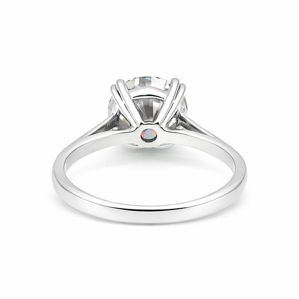 Close-up of large round brilliant lab diamond, VS1 clarity grade and table view
