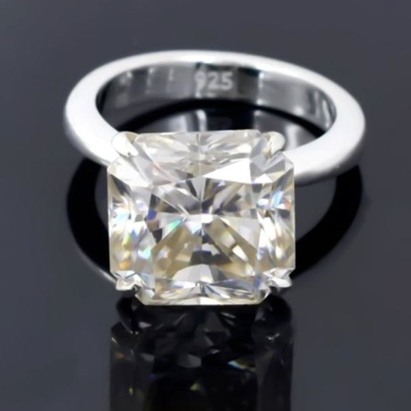 Certified 4.90ct VS1 Radiant White Moissanite Ring For Birthday 18K Gold Plated
