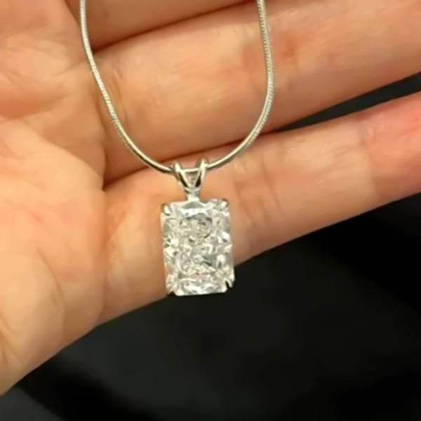 2.50 ct DEW Certified Radiant Cut White Moissanite Pendant In Vermeil 925 Silver